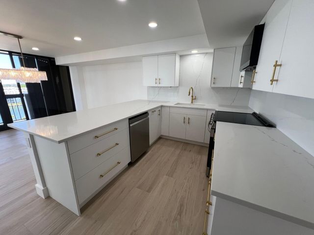 108 Lakeshore Drive, North Palm Beach, FL 33408