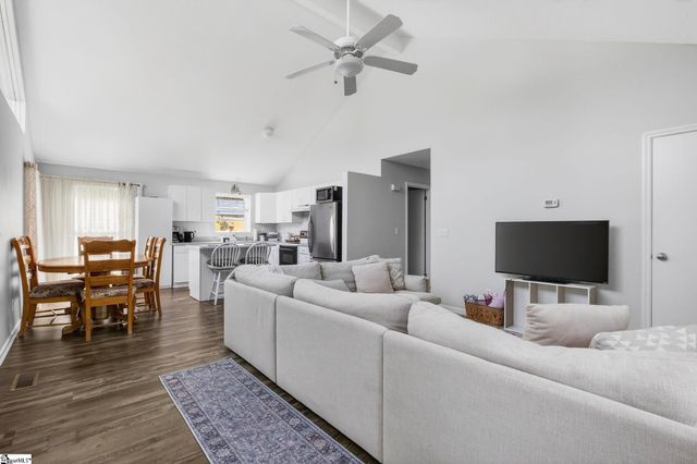 531 Everette Butler Drive, Inman, SC 29349