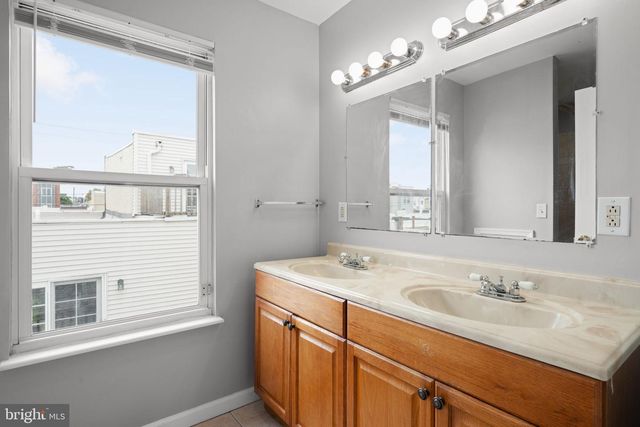 2310 E CABOT ST, Philadelphia, PA 19125