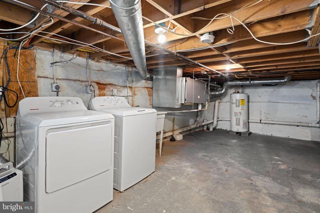 2310 E CABOT ST, Philadelphia, PA 19125