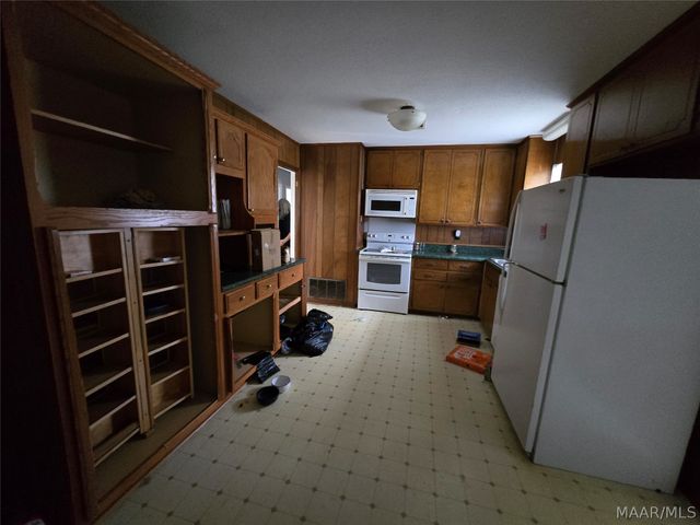 114 E Teri Court, Prattville, AL 36066