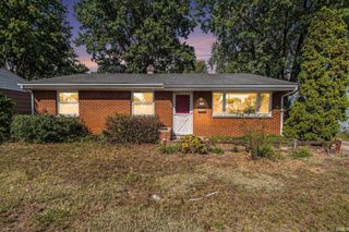 2715 Edison Road, South Bend, IN 46615