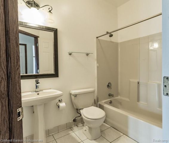 11171 Lapeer Road, Davison, MI 48423