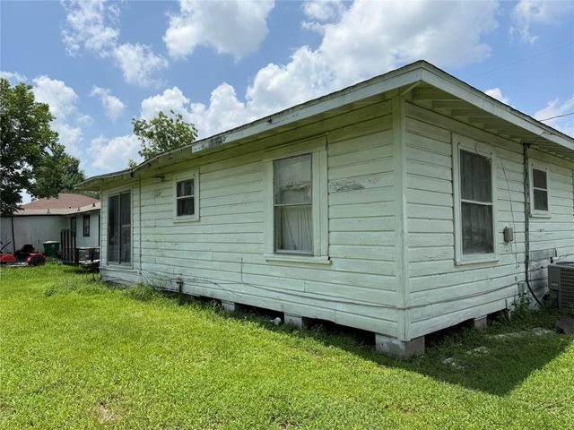 7002 Finch Street, Houston, TX 77028