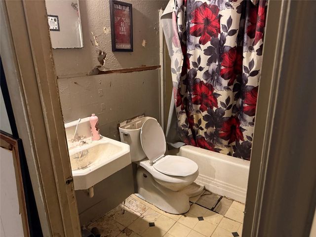 7002 Finch Street, Houston, TX 77028