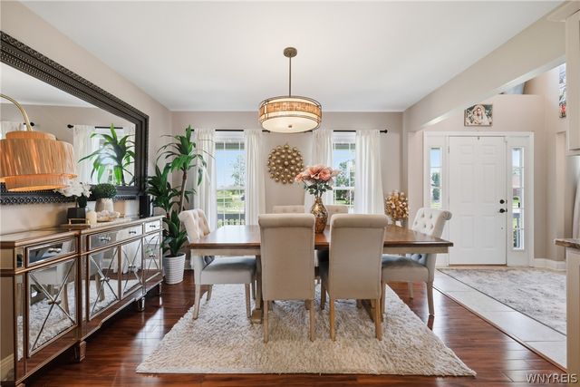 10 Island Park Circle, Grand Island, NY 14072
