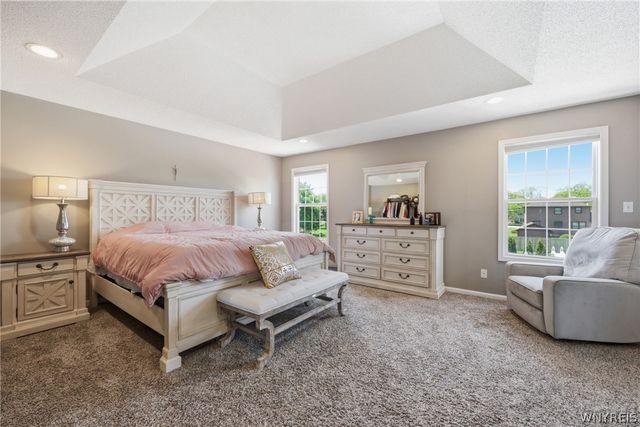 10 Island Park Circle, Grand Island, NY 14072
