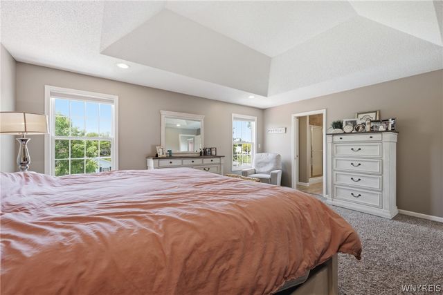 10 Island Park Circle, Grand Island, NY 14072