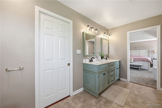 10 Island Park Circle, Grand Island, NY 14072