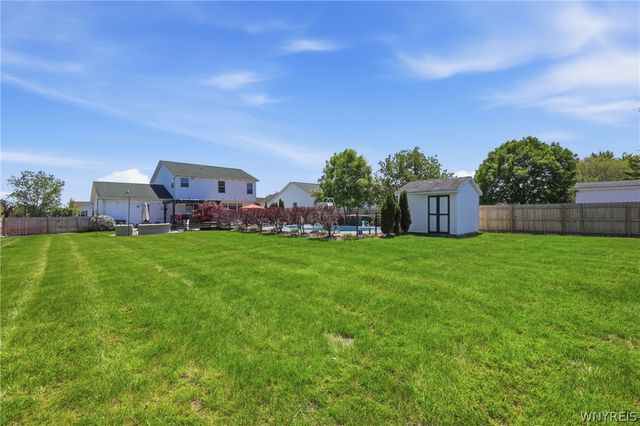 10 Island Park Circle, Grand Island, NY 14072