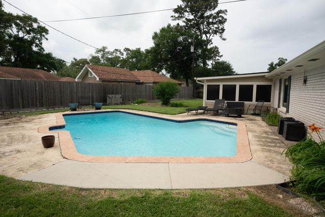 12814 Eastbrook Drive, Houston, TX 77013