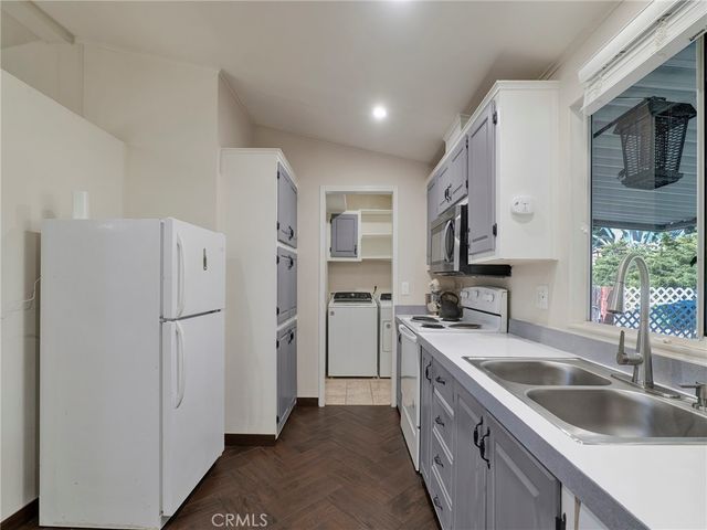 24425 Woolsey Canyon Road 132, West Hills, CA 91304