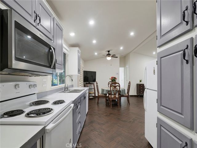 24425 Woolsey Canyon Road 132, West Hills, CA 91304