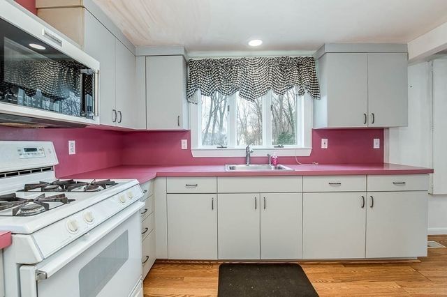 18 Howie Rd, Braintree, MA 02184