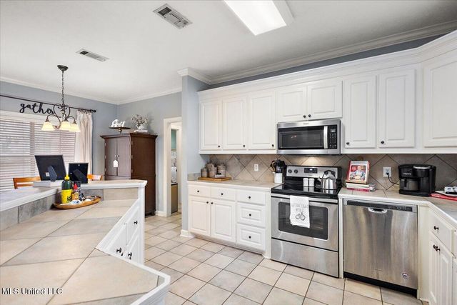 437 Old Town Circle, Brandon, MS 39042