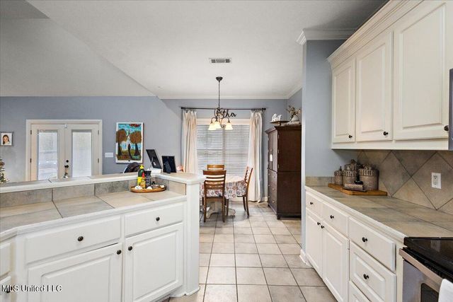 437 Old Town Circle, Brandon, MS 39042