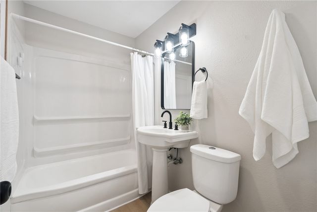 1703 14th Avenue SW, Cedar Rapids, IA 52404