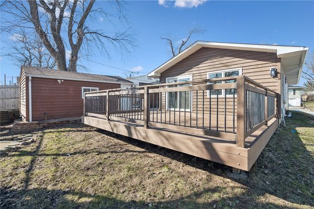 1703 14th Avenue SW, Cedar Rapids, IA 52404