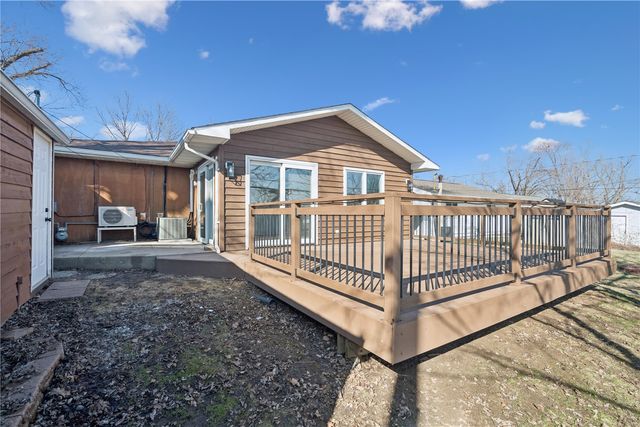 1703 14th Avenue SW, Cedar Rapids, IA 52404