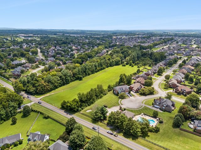 2705 Buckner Rd, Thompsons Station, TN 37179
