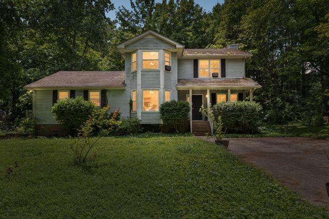 2705 Buckner Rd, Thompsons Station, TN 37179