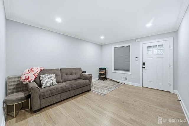 15 Rector Avenue, Woodbridge Proper, NJ 07095