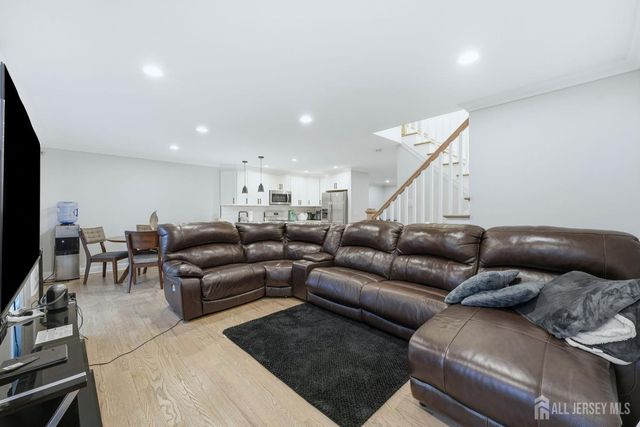 15 Rector Avenue, Woodbridge Proper, NJ 07095