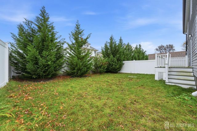 15 Rector Avenue, Woodbridge Proper, NJ 07095