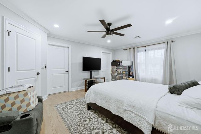 15 Rector Avenue, Woodbridge Proper, NJ 07095