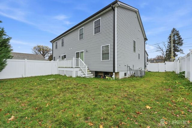 15 Rector Avenue, Woodbridge Proper, NJ 07095