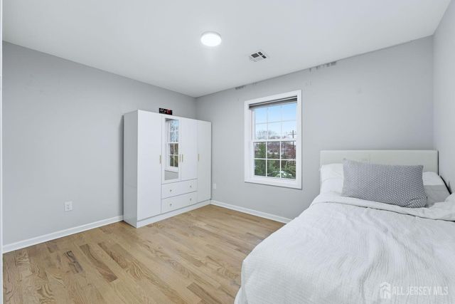 15 Rector Avenue, Woodbridge Proper, NJ 07095