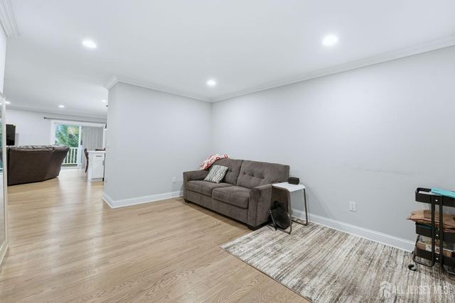 15 Rector Avenue, Woodbridge Proper, NJ 07095