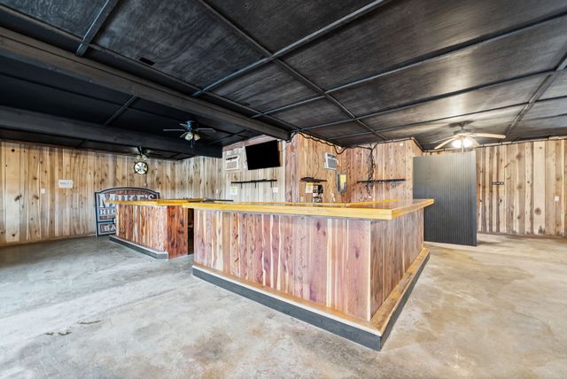 1095 White Oak Rd, Stewart, TN 37175