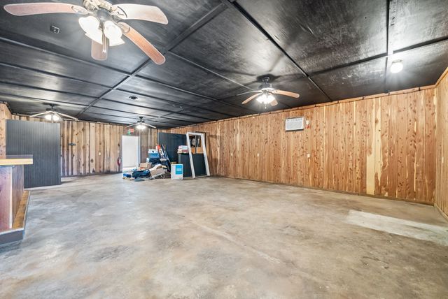 1095 White Oak Rd, Stewart, TN 37175