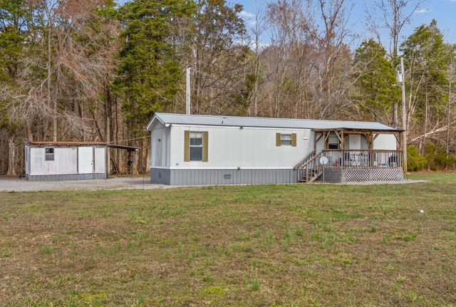 1095 White Oak Rd, Stewart, TN 37175