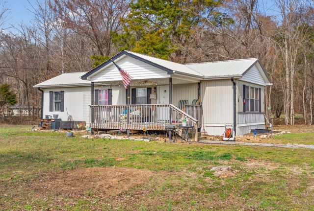 1095 White Oak Rd, Stewart, TN 37175