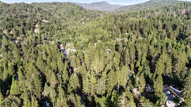 373 Redwood Lane, Crestline, CA 92325