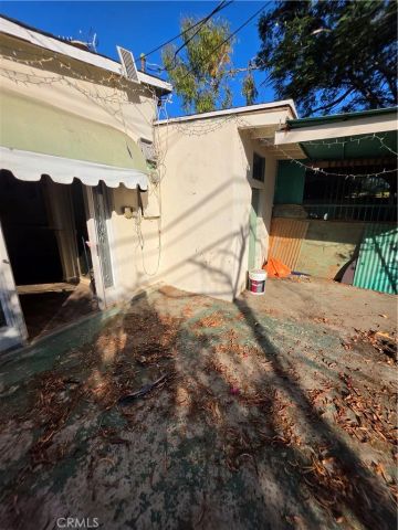 5925 Whitnall Highway, Los Angeles, CA 91601