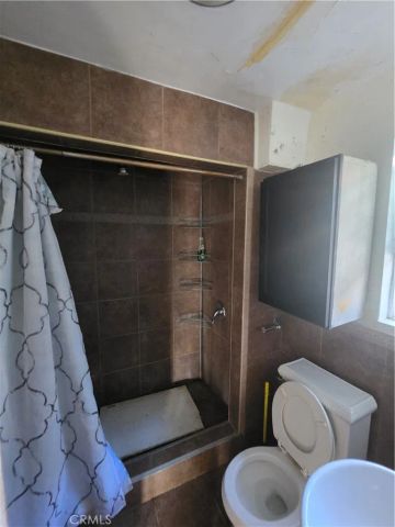 5925 Whitnall Highway, Los Angeles, CA 91601