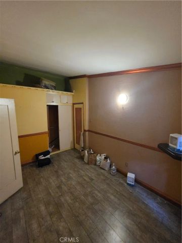 5925 Whitnall Highway, Los Angeles, CA 91601