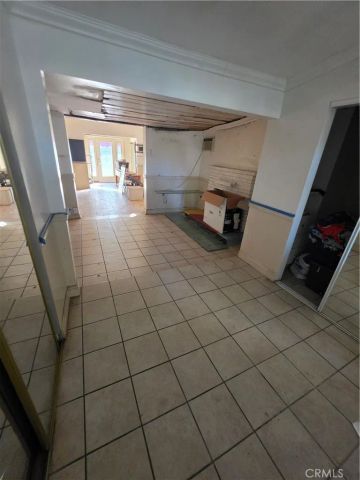 5925 Whitnall Highway, Los Angeles, CA 91601