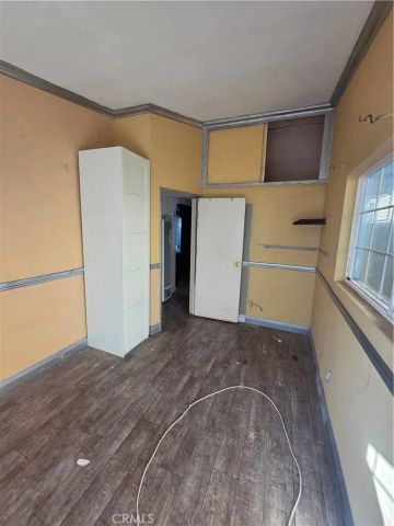 5925 Whitnall Highway, Los Angeles, CA 91601