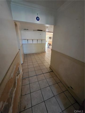 5925 Whitnall Highway, Los Angeles, CA 91601