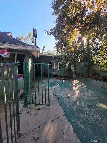 5925 Whitnall Highway, Los Angeles, CA 91601