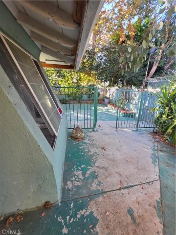 5925 Whitnall Highway, Los Angeles, CA 91601
