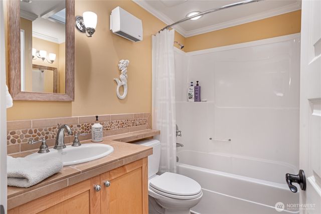 924 W Herron Boulevard NW, Lakebay, WA 98349