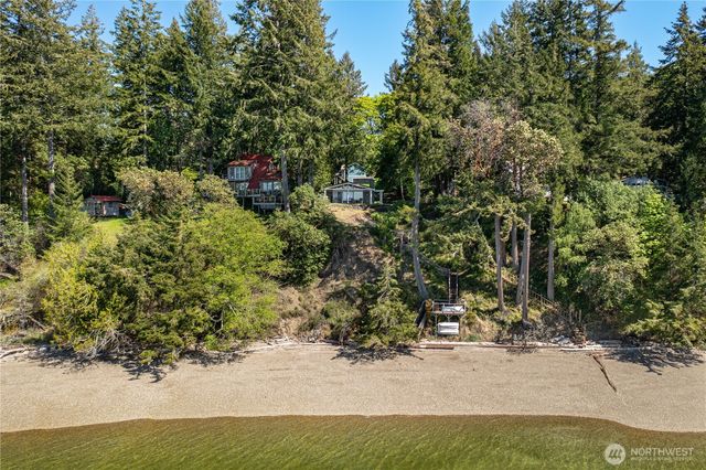 924 W Herron Boulevard NW, Lakebay, WA 98349