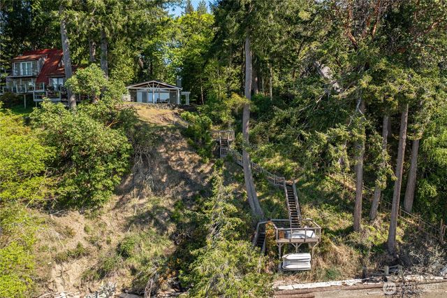 924 W Herron Boulevard NW, Lakebay, WA 98349