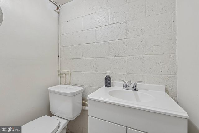 1640 POLES RD, Baltimore, MD 21221