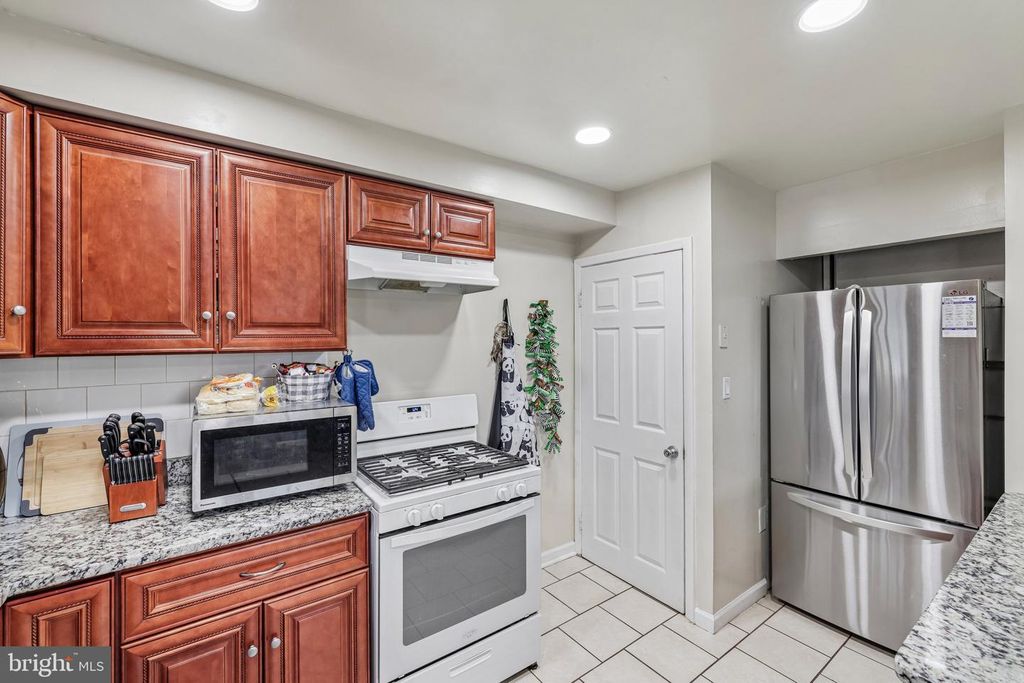 Image 14 of property listing at 1640 POLES RD, Baltimore, MD 21221